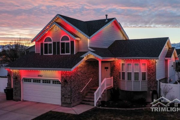 home-with-lights-7p-80094986C8E-7AFE-4AAA-AFF3-BF00BD68AFF8.jpeg